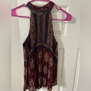 Lily White Paisley Print Pleated Blouse